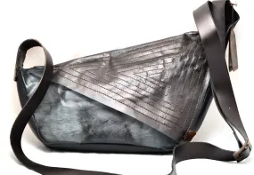 Clutch | Rhomboid | transparent grey kangaroo