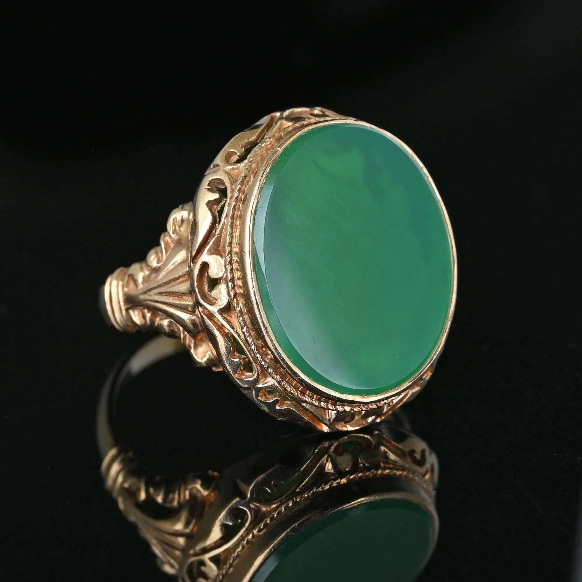 DEPOSIT Bold 14K Gold Cabochon Green Chrysoprase Ring