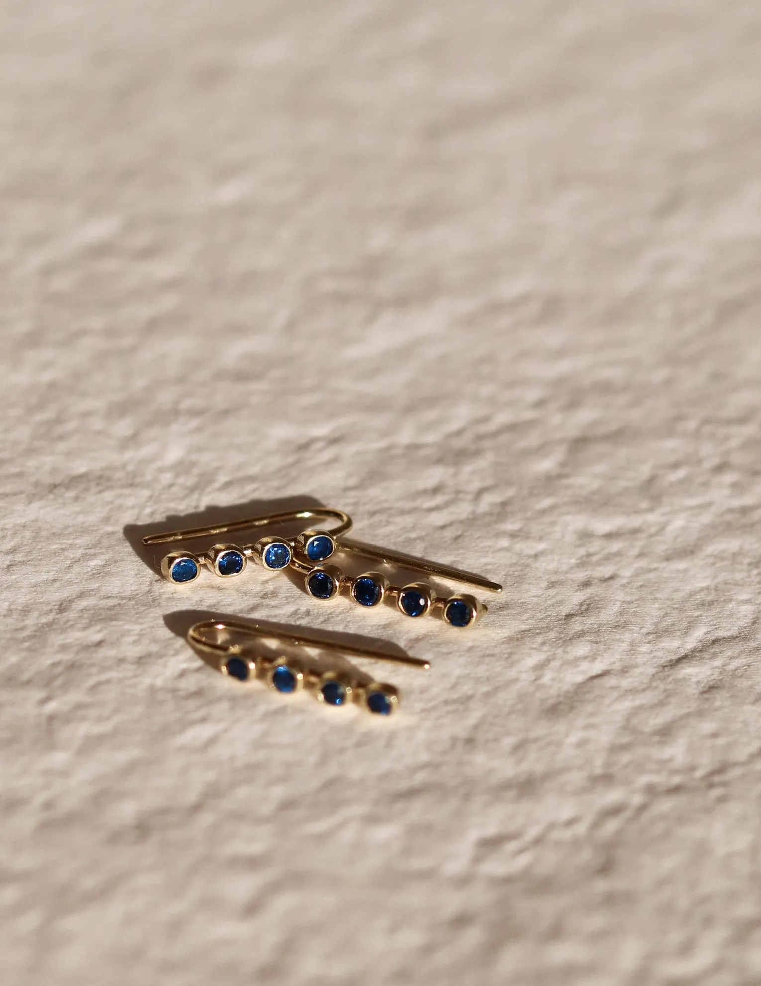 Diamants Bleu earring <br>Solid gold