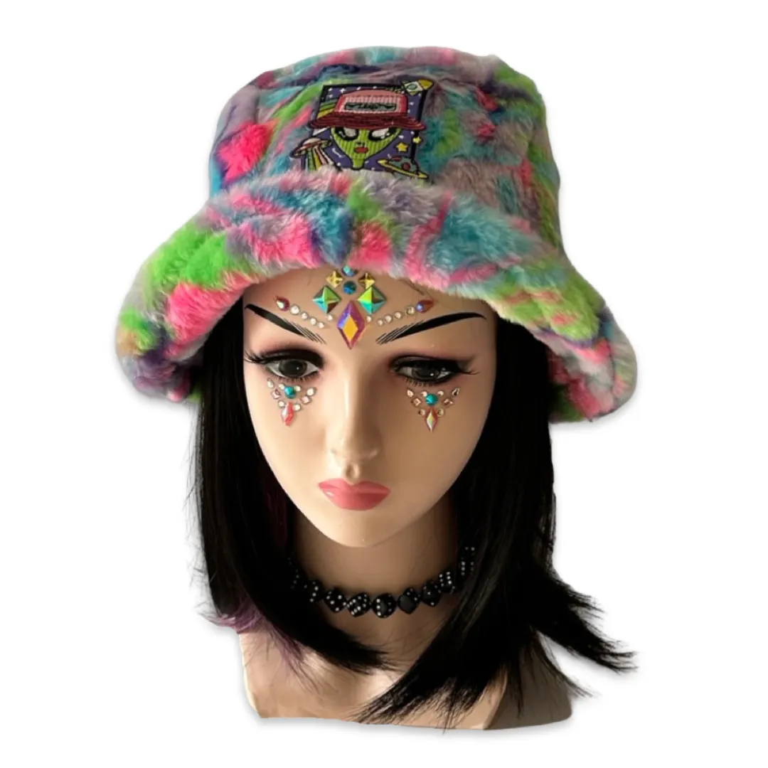 Handmade multicoloured animal print furry bucket hat - Trippy alien