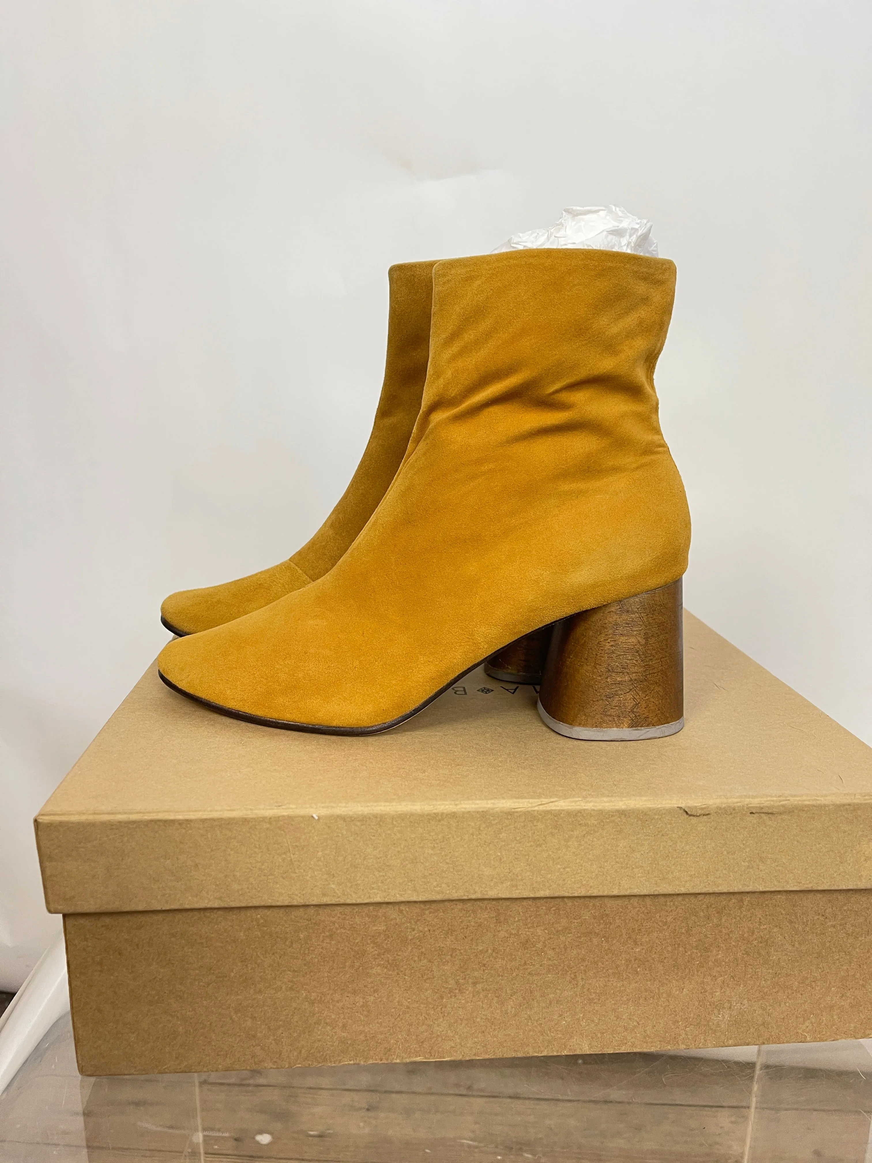 Huma Blanco "Harlow" Bootie - Mustard (36)