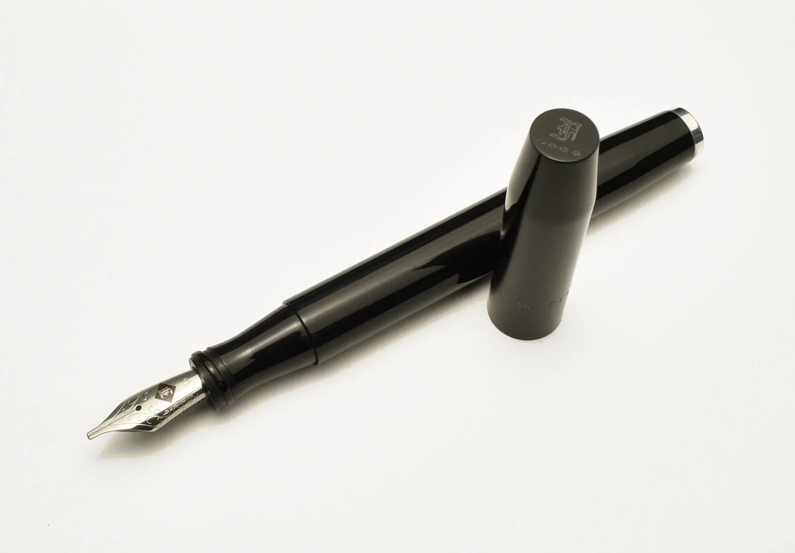 Model 46L Fountain Pen - Black AL