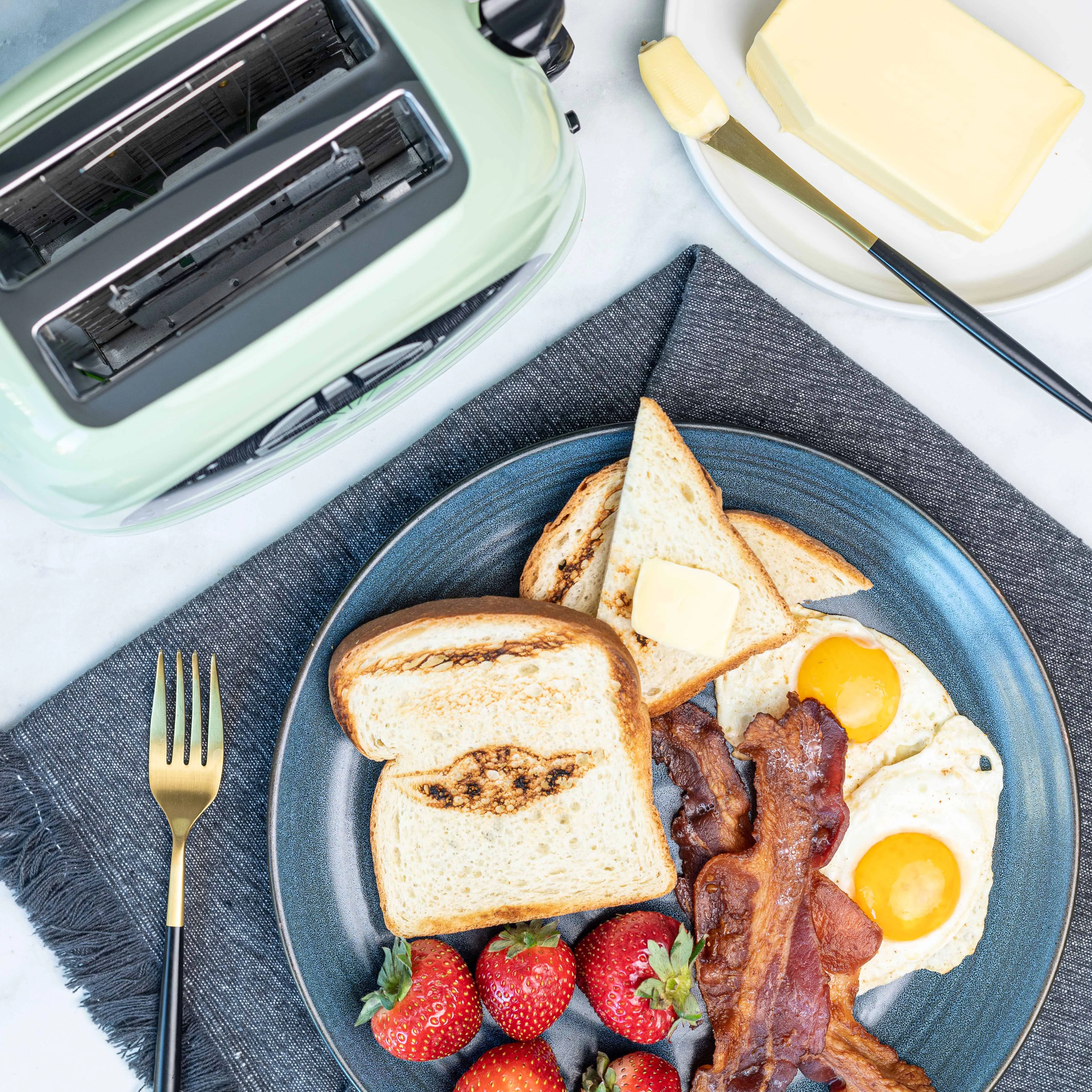 Star Wars The Mandalorian The Child 2-Slice Toaster