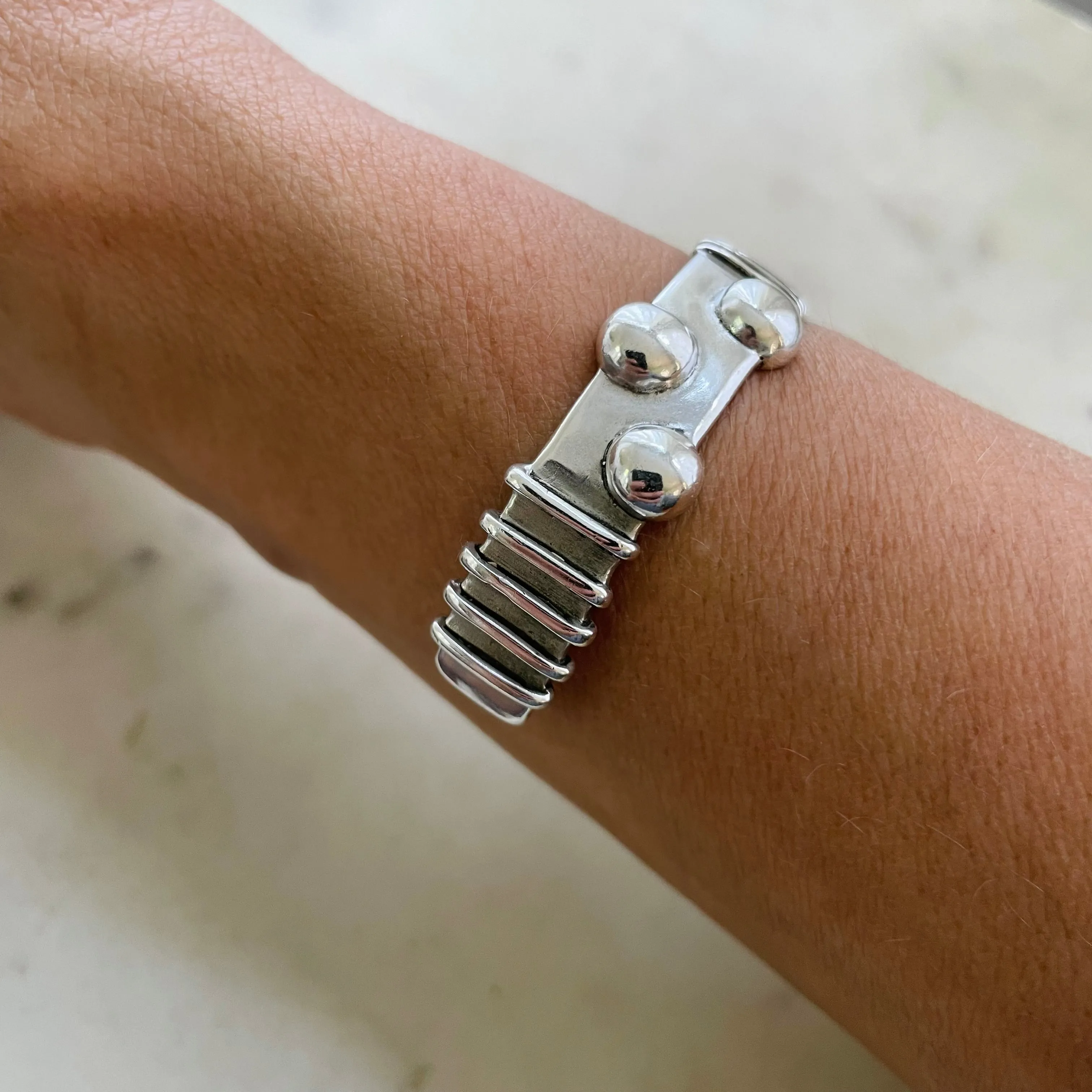 TACTILE CUFF